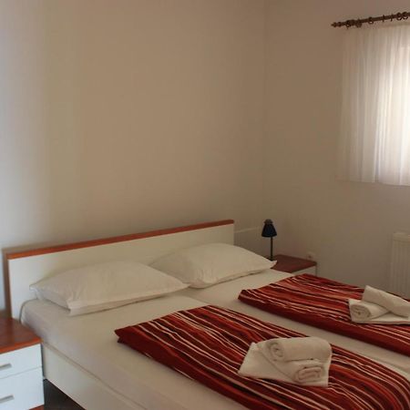 Pile Apartments 5 오미스 외부 사진